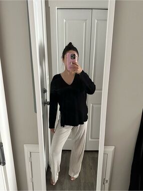 Splendid soft vneck black knit oversized fit sweater